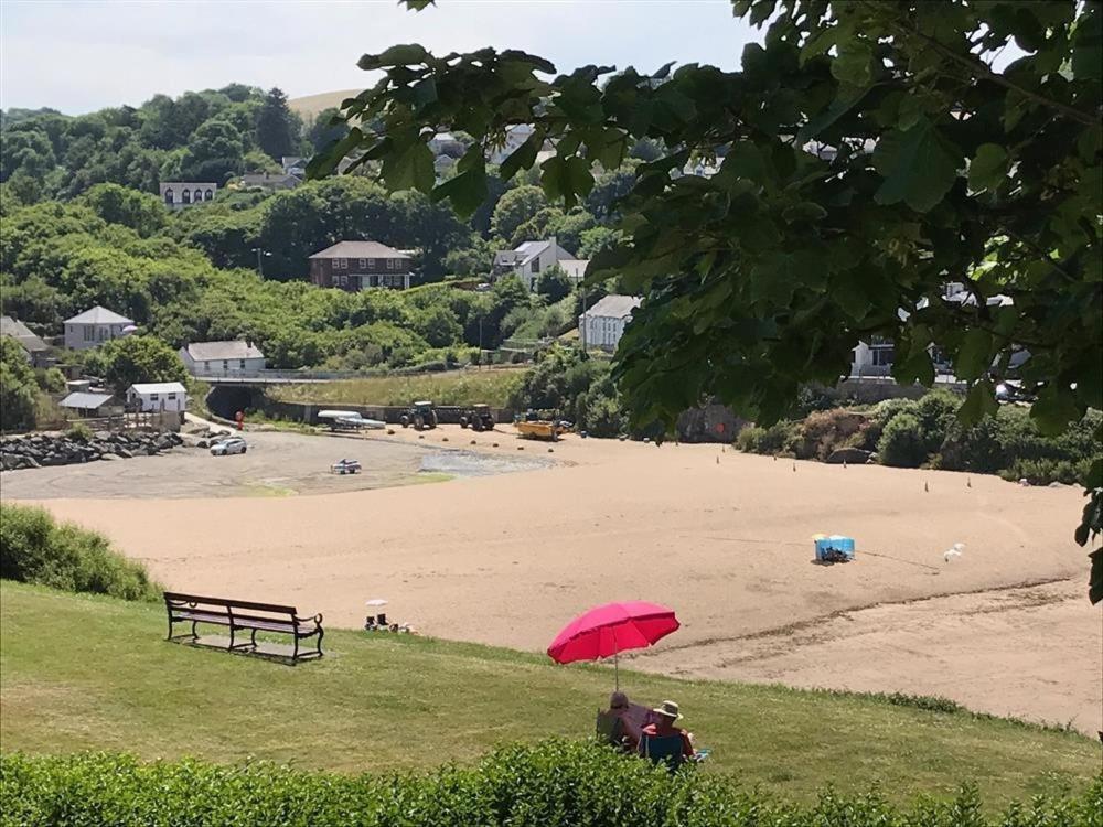Beach Retreat Aberporth Exterior photo